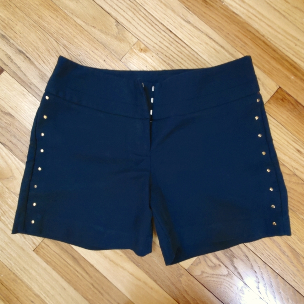 Apt 9 Shorts Size 6 Black with Small Gold Rivets